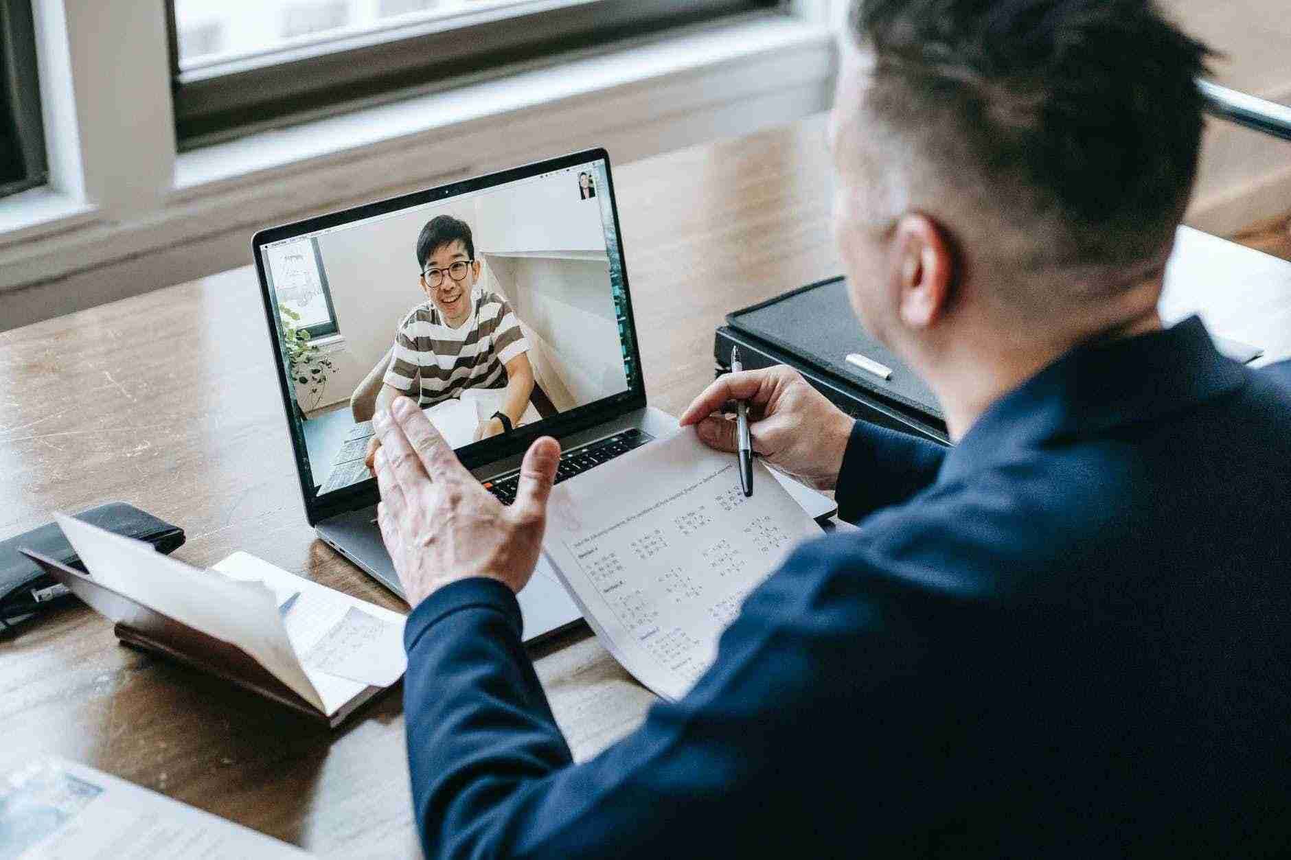 Ketahui Dampak Literasi Digital Bagi Tenaga Pendidik dan Siswa cover