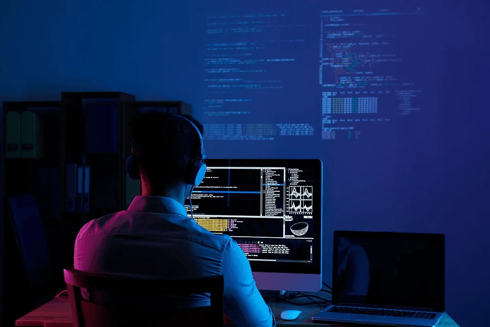 Yuk Cari Tahu Apa Itu Programmer dan Beragam Kompetensi yang Dibutuhkan cover