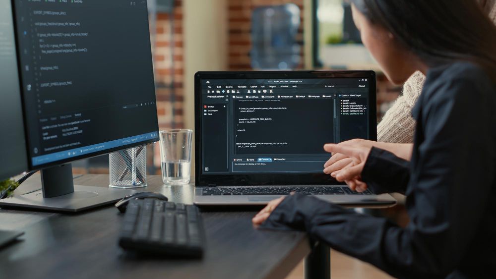 Mengenal JavaScript: Pengertian, Fungsi, Serta Kelebihan dan Kekurangannya! cover