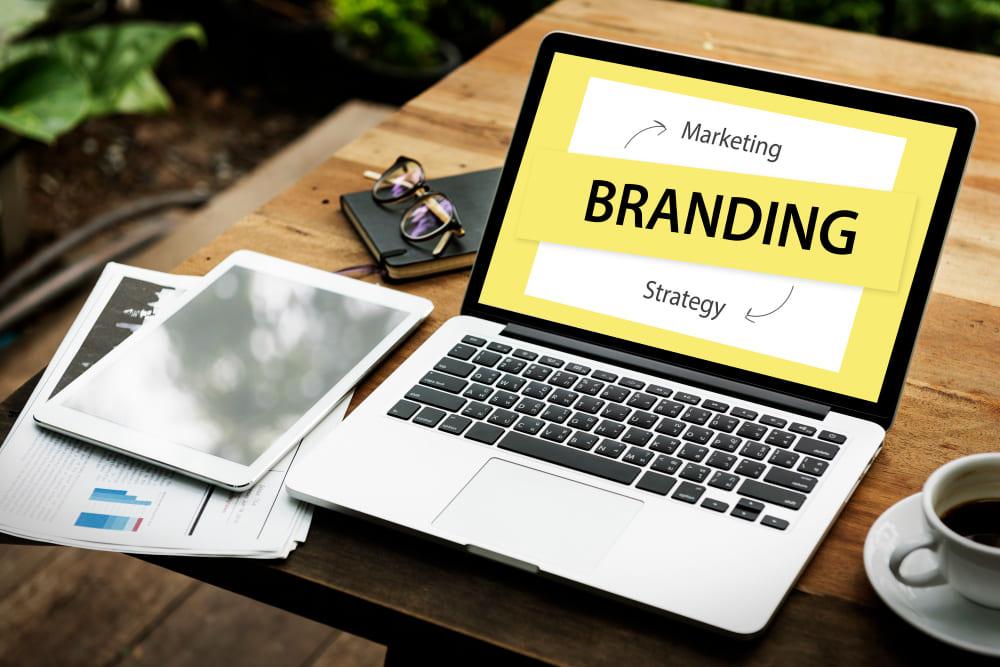 Digital Branding: Pengertian, Manfaat, dan Contoh Melakukannya cover
